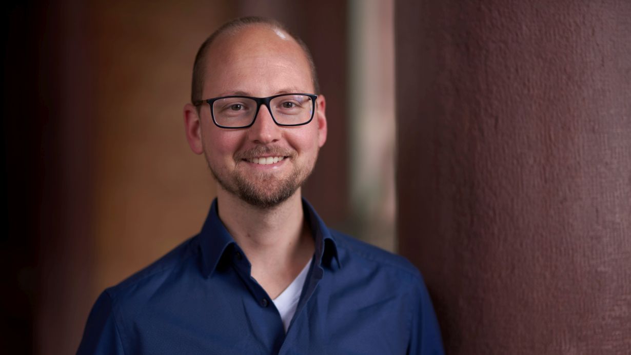 Pascal Friederich receives the Heinz Maier-Leibnitz Prize, the most important recognition of early-career researchers in Germany. 